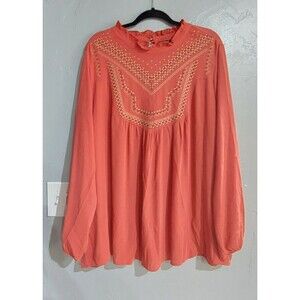 Torrid Tops Blouse Women 3,Embroidery, 27.5 Inch Of Armp To Armp, Rayon.